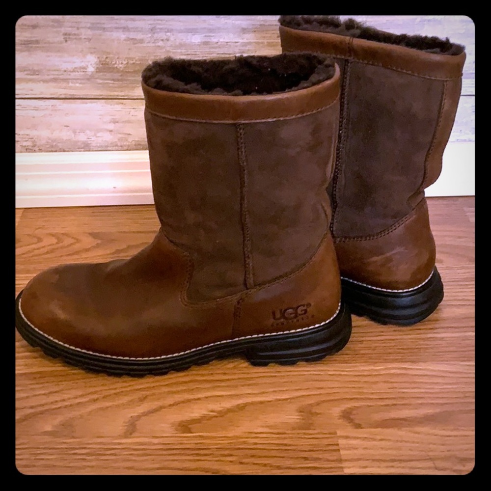 Brown ugg boots size 8